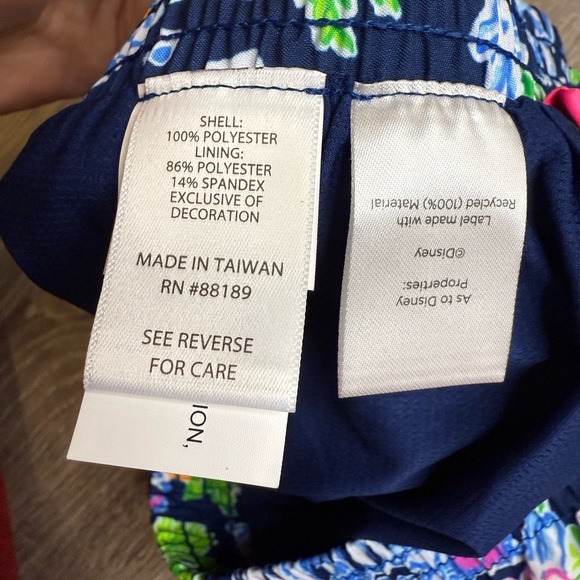 Lilly Pulitzer Loves Disney Ocean Trail Shorts XS Mickey Minnie Castle NWT - Picture 4 of 9
